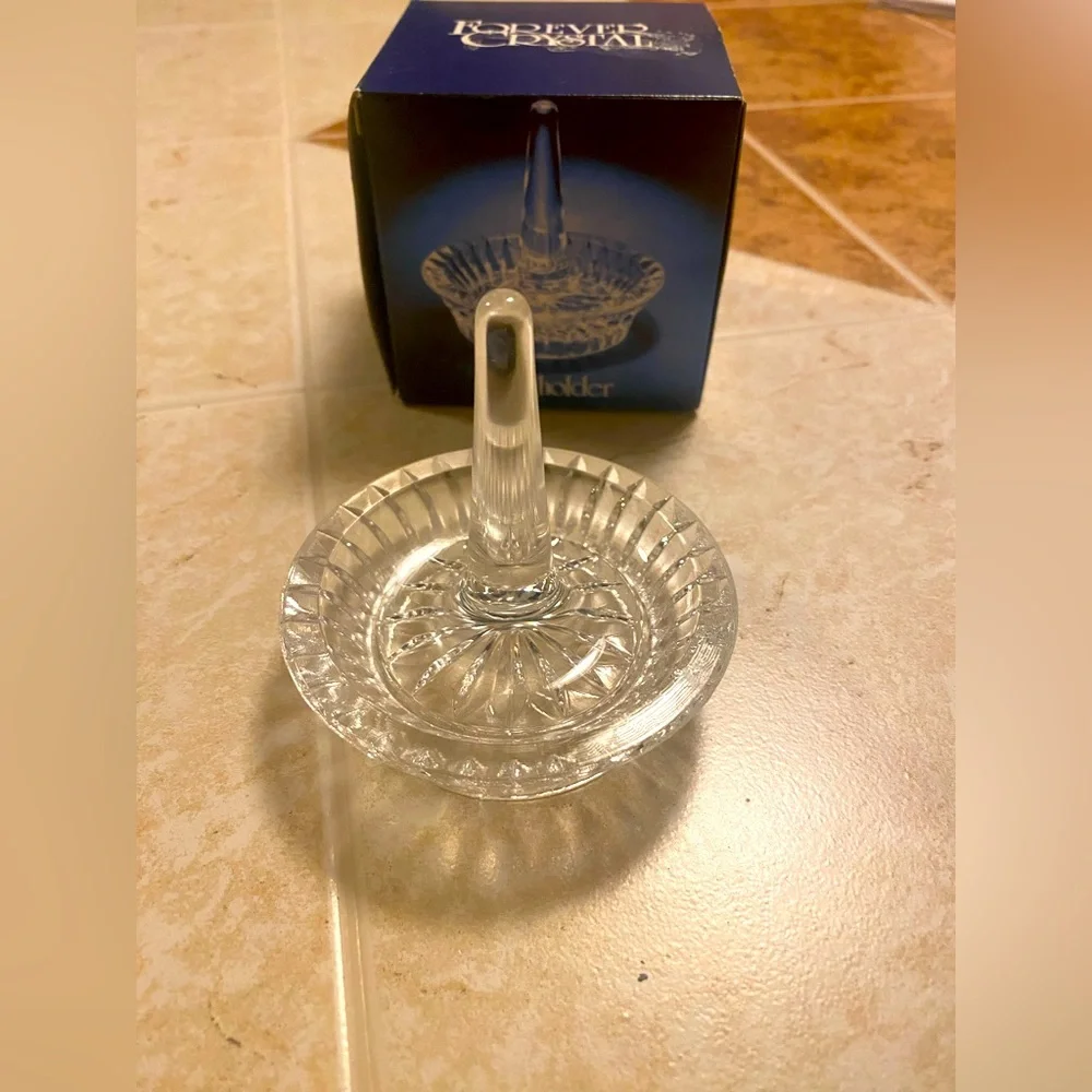 Forever Crystal Vintage Ringholder! Gorgeous!